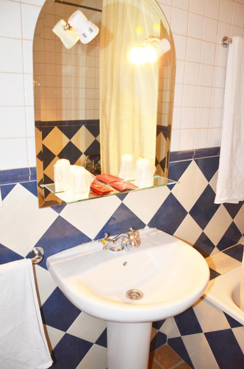Hostal Restaurante El Parador Alcaracejos エクステリア 写真
